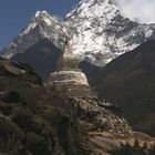 Stuppa und Ama Dablam