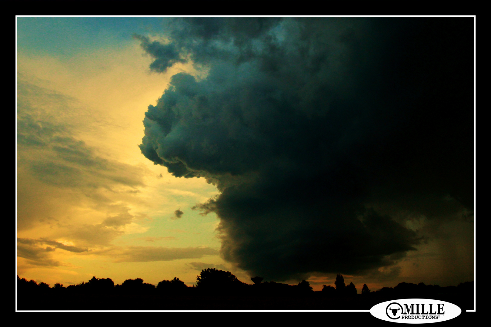 STURM IM ANZUG