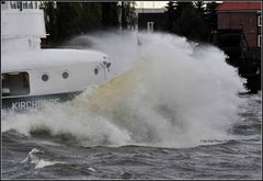 Sturm im Hamburger Hafen..