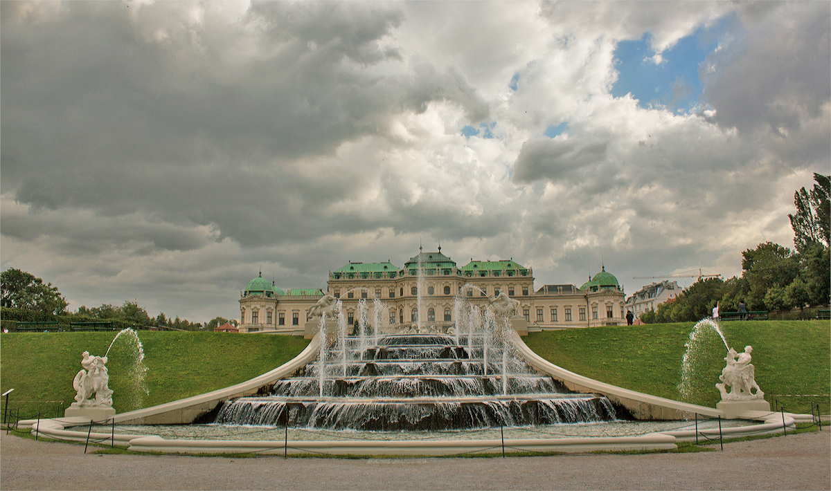 Sturm über dem Schloss Belvedere