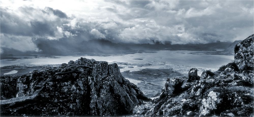 STURM ÜBER DEN LOFOTEN