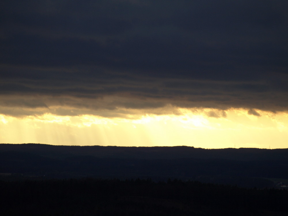 Sturm über der Neubürg (Fränkische Schweiz)