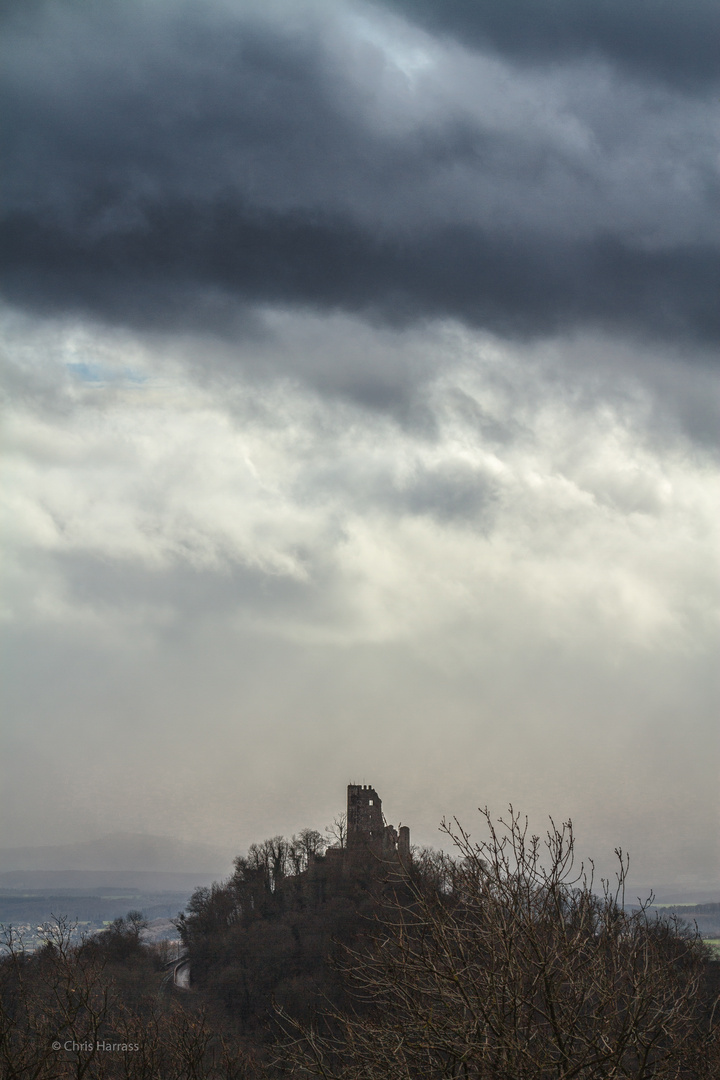 Sturm über Drachenfels