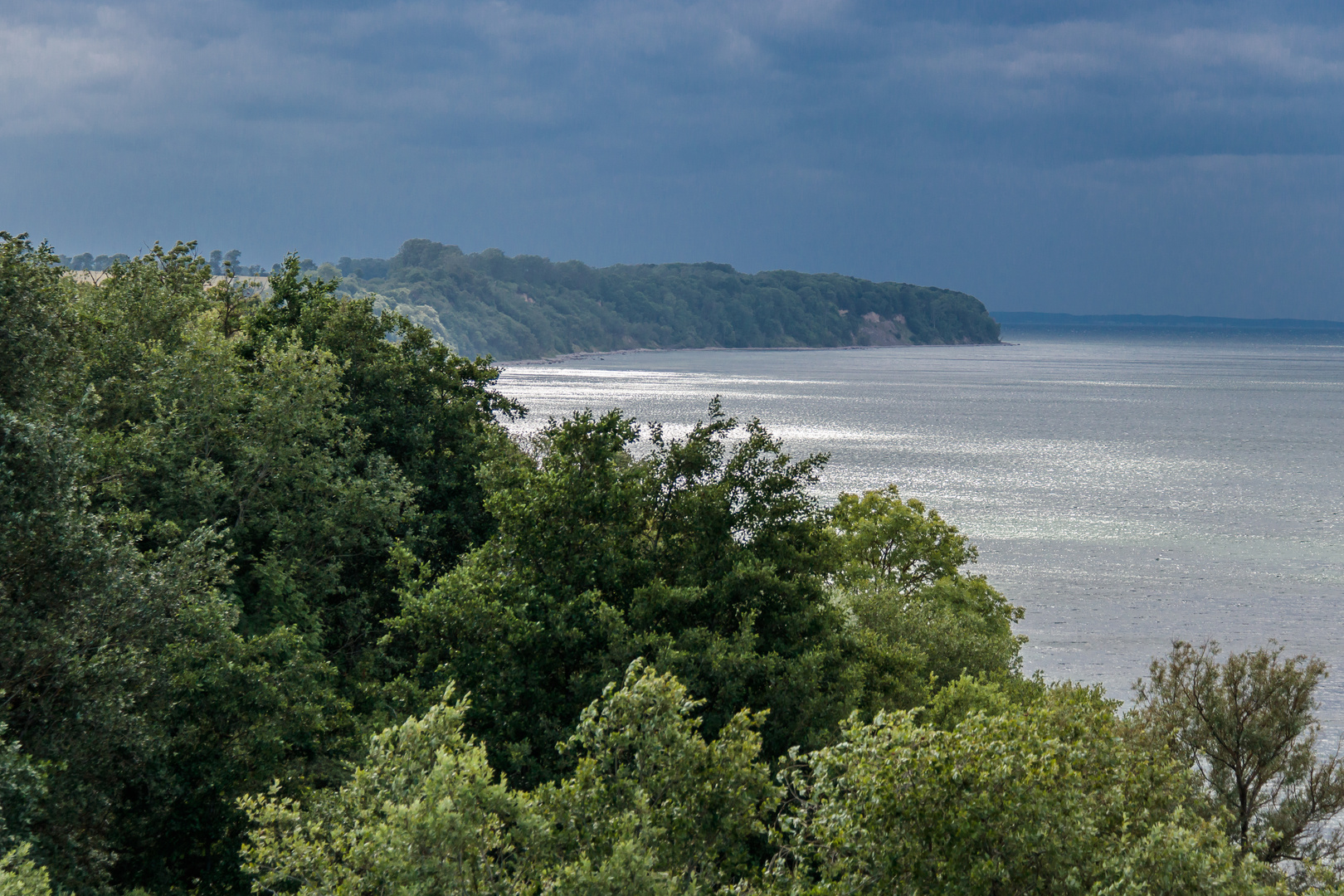 Sturm über Nordwest-Mecklenburg mit ruhiger Ostsee