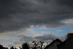 Sturm und Regen überm Land