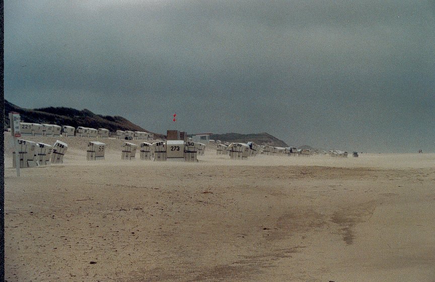 Sturmbild 1: Strandabschnitt südlich der Weststrandhalle Juni 2003