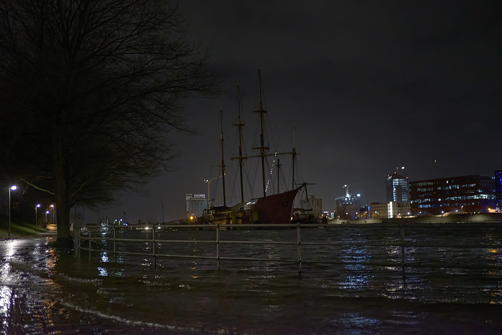 Sturmflut in Bremen bei Nacht 12