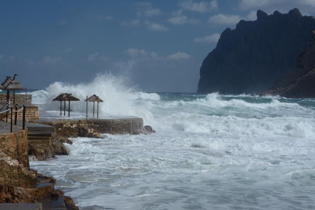 Sturmgepeitschtes Meer in Cala san Vicente
