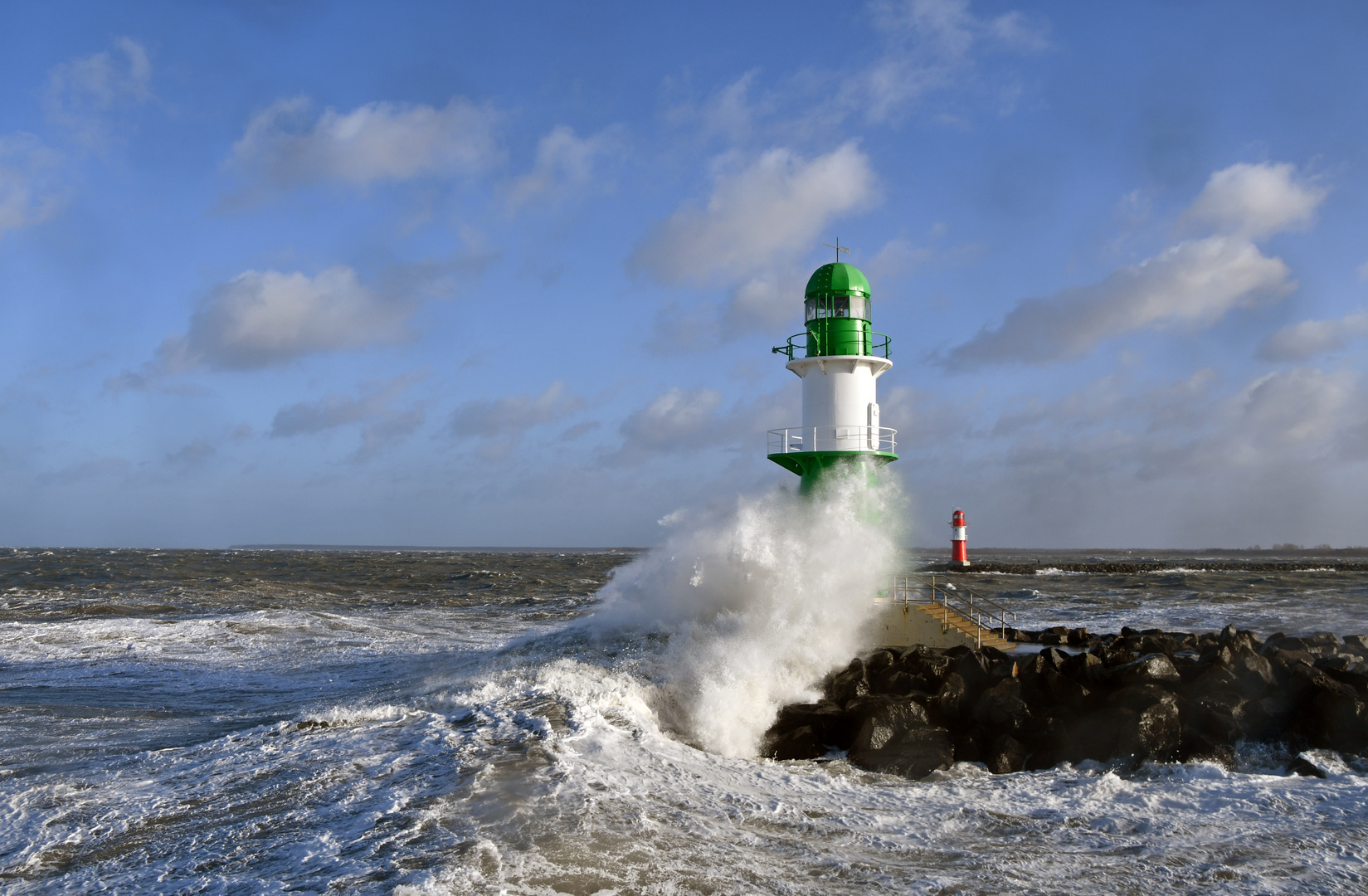 Sturmtief Zoltan am 22.12.2023 vor Warnemünde