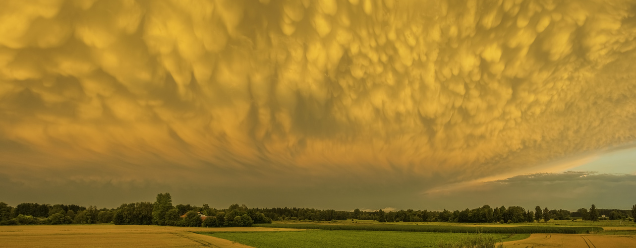 Sturmwolke am Abend