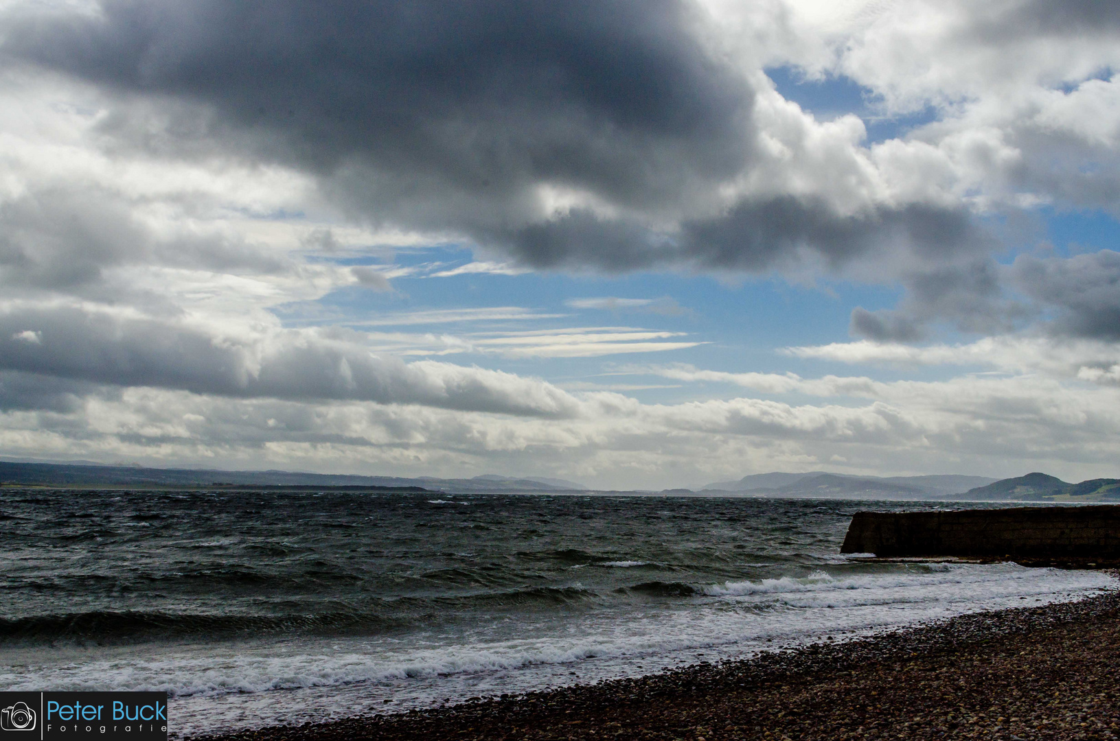 Sturmwolken über Moray Firth (Inverness, Schottland)