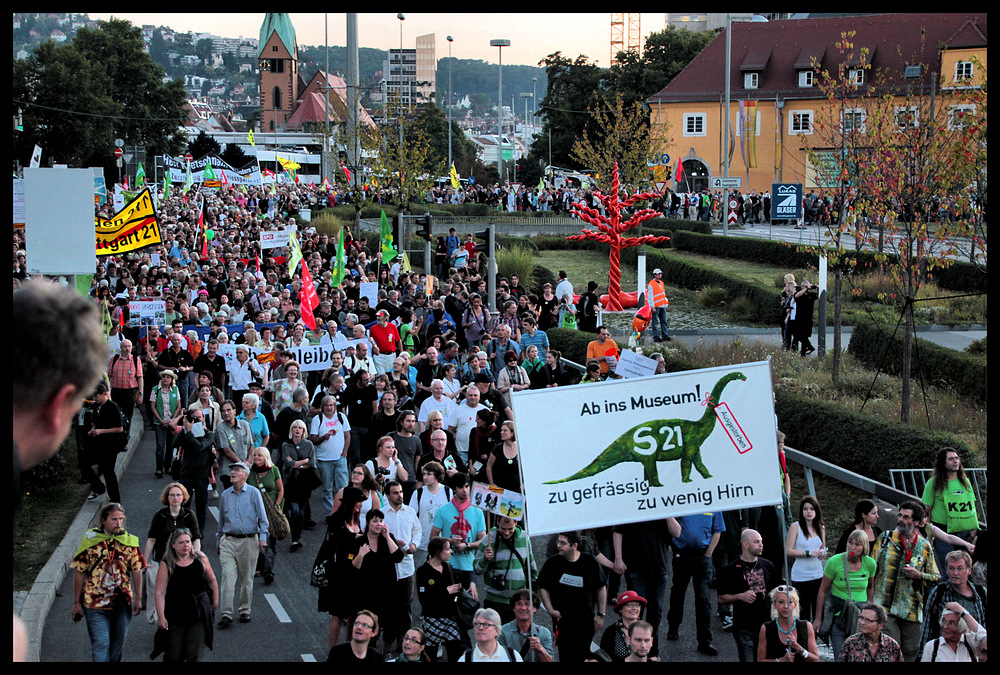 Stuttgart 21- der Widerstand stark wie nie, das dümmste Bauprojekt Deutschlands vor  endgültigem Aus