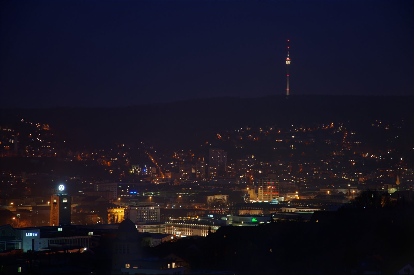 Stuttgart bei Nacht