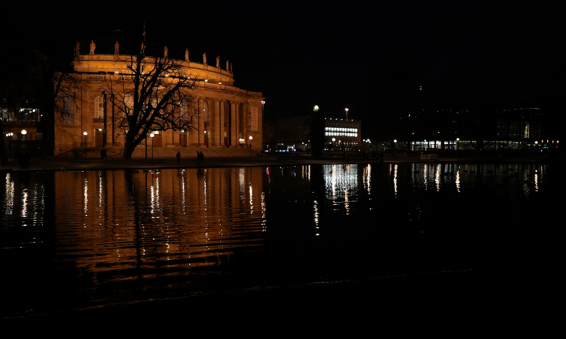 Stuttgart bei Nacht_5 Staatstheater