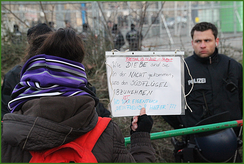 Stuttgart K21 Abriss Suedflugel  PLAKAT Jan12  überNACHT