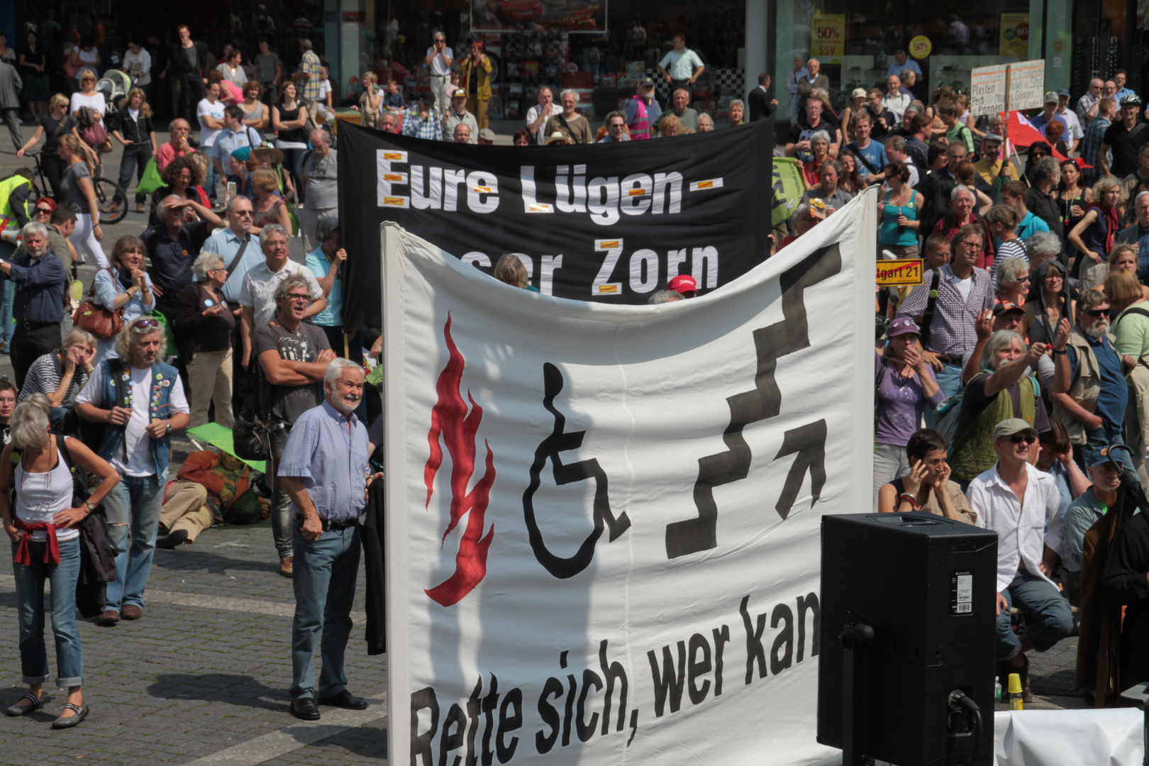 Stuttgart K21 - Bürger auf dem Marktplatz Plakat .AKTUELL 29.7.11 12:17h +3Fotos