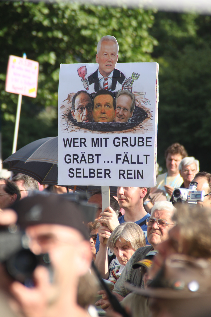 Stuttgart K21 Plakat: wer mit GRUBE in die GRUBE .. MoDemo 23.5.11