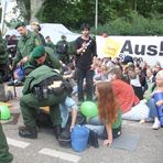 Stuttgart K21 Sitzblockade Polizei trägt Demonstrant weg  6.6.2011 +3Fotos