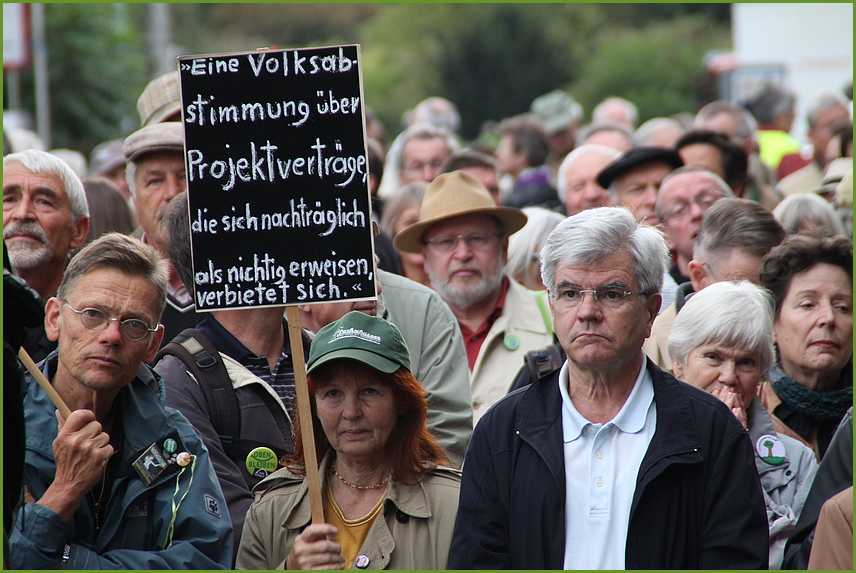 Stuttgart K21 Suedfluegel Sep11 Volksabstimmung HBF