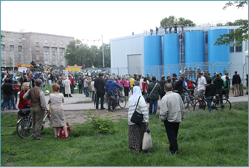 Stuttgart K21 vor dem Bauzaun an der Wasserfabrik AKTUELL 20.6.11