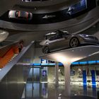 Stuttgart - Mercedes-Benz -Museum 2( und meine Frau )