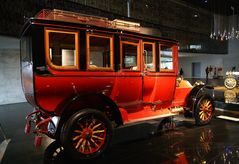 Stuttgart - Mercedes-Benz -Museum 3