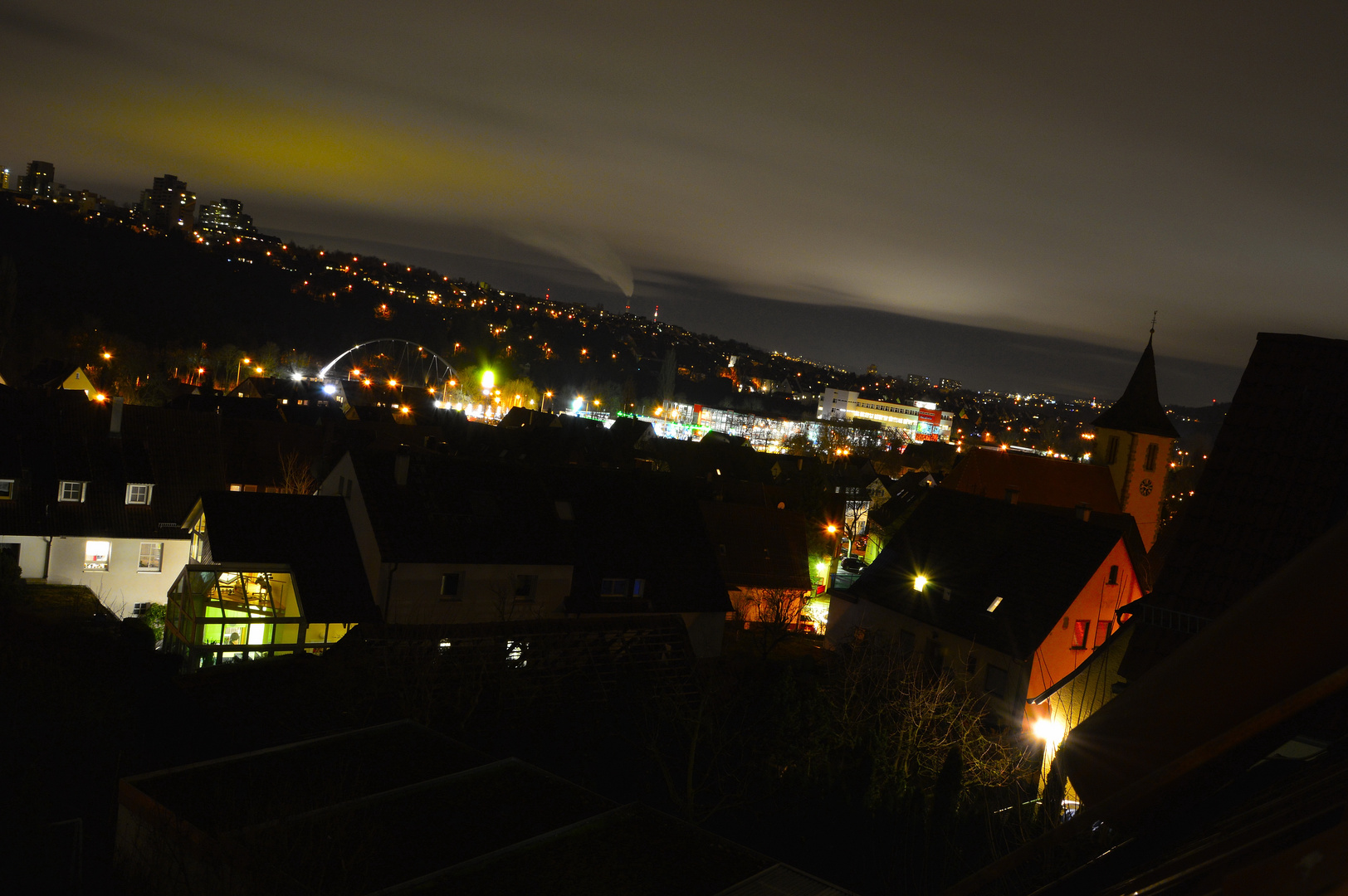 Stuttgart-Mühlhausen bei Nacht