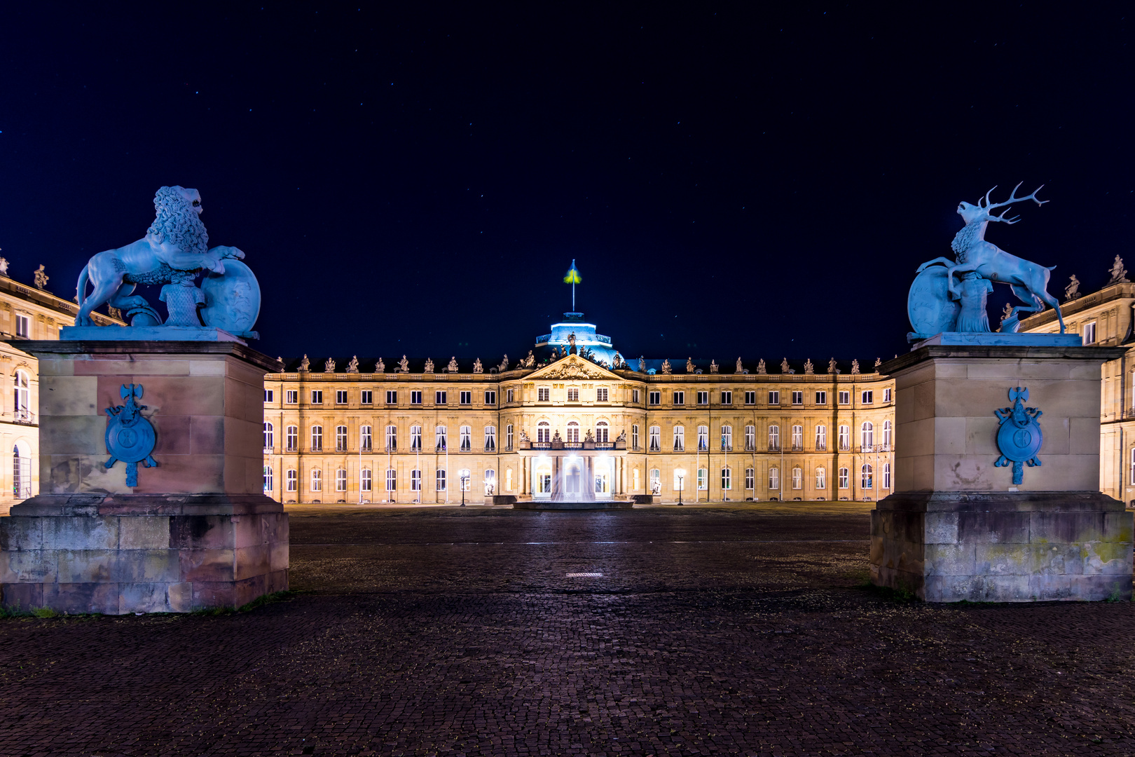 Stuttgart Neues Schloss bei Nacht