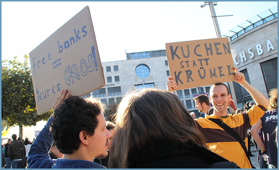 Stuttgart occupy Bank - Plakat: Kuchen oder Kruemel 15.10.2011