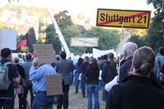 Stuttgart Park Montagsdemo 4.10.10