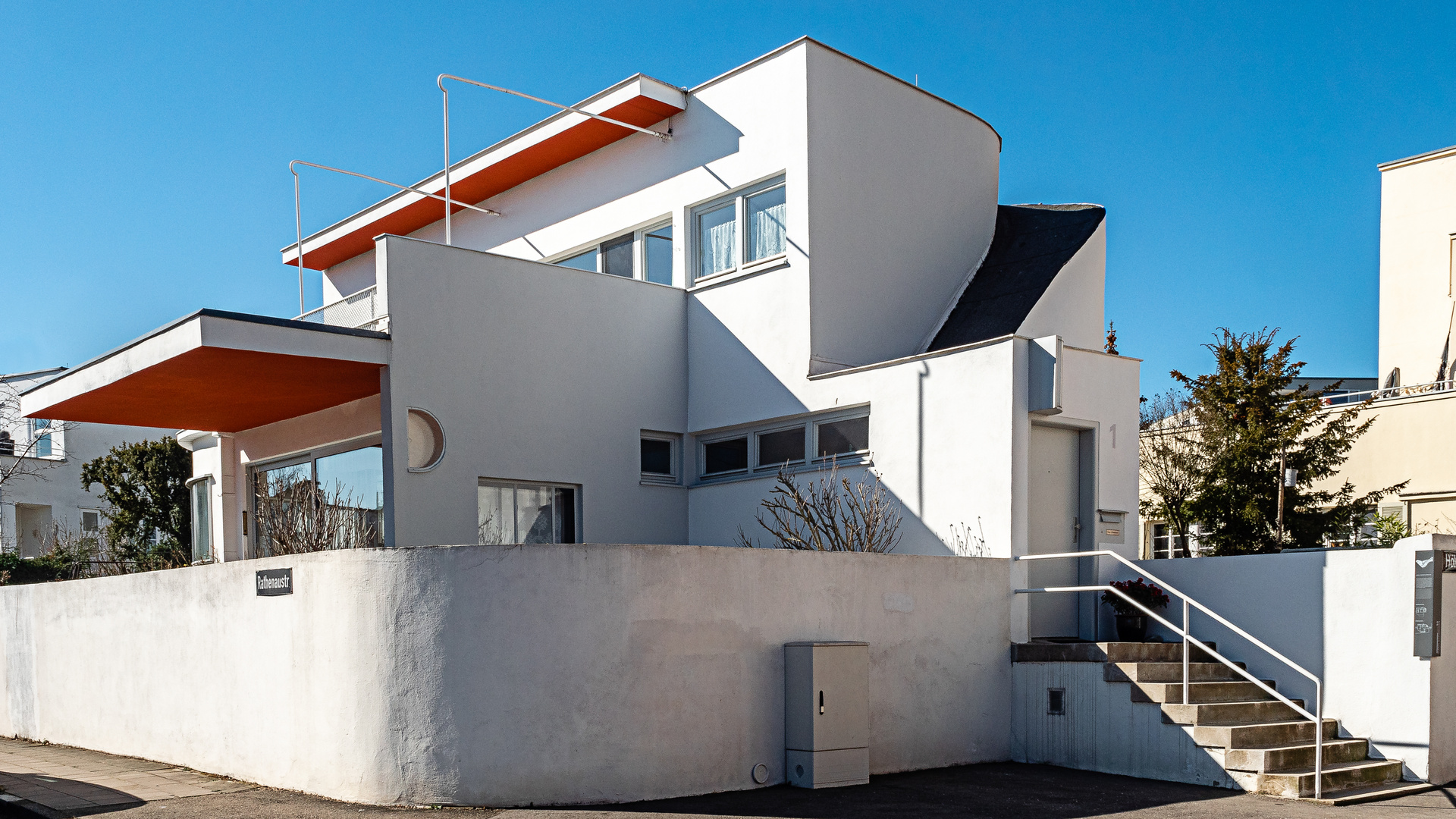 Stuttgart. Scharoun-Haus. Weissenhofsiedlung.