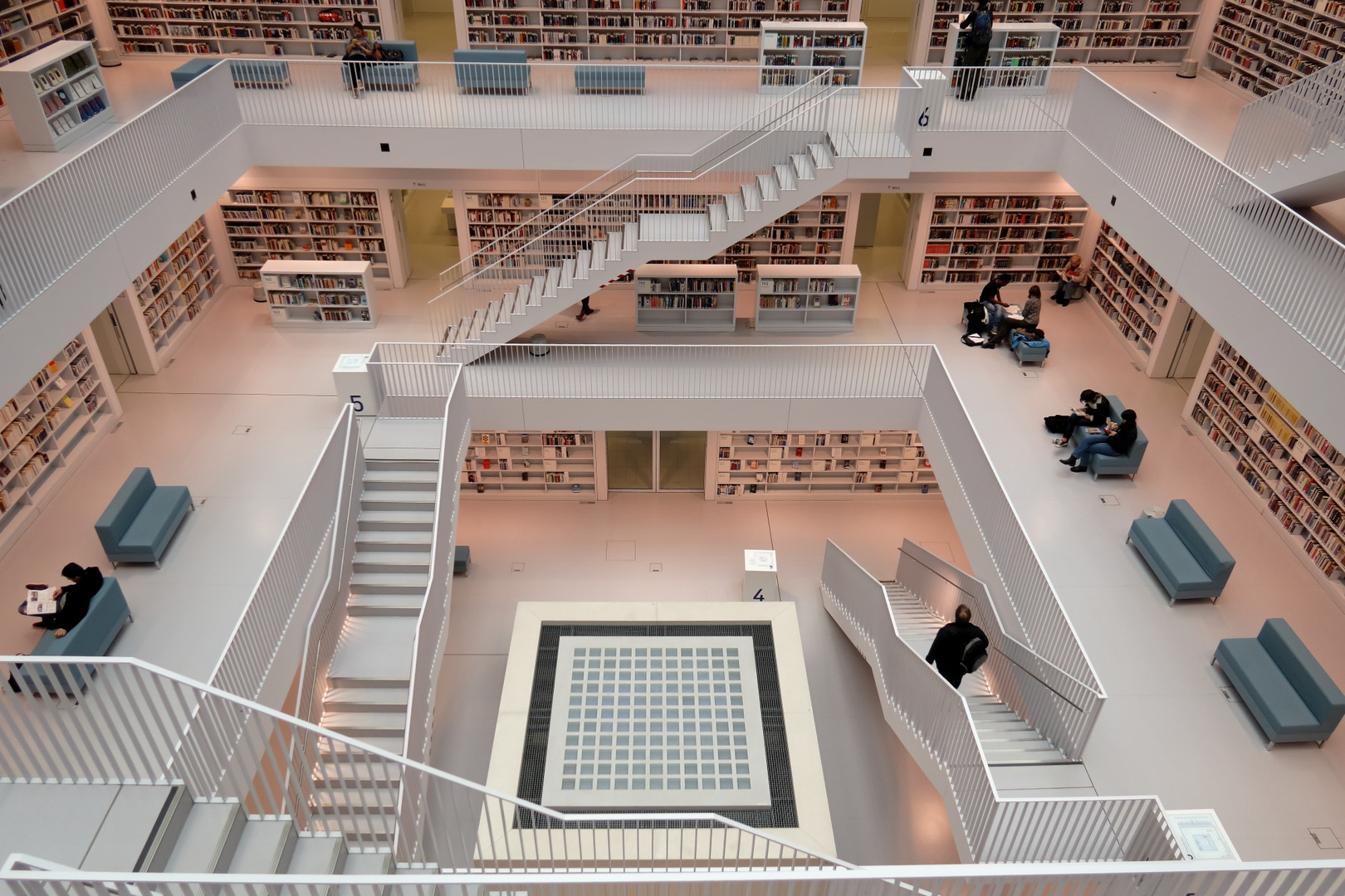 Stuttgart Stadtbibliothek Innenraum