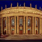 Stuttgarter Oper bei Nacht