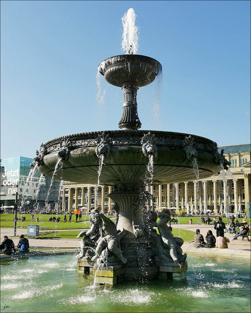 Stuttgarter Schlossplatz - Wasserspiele 