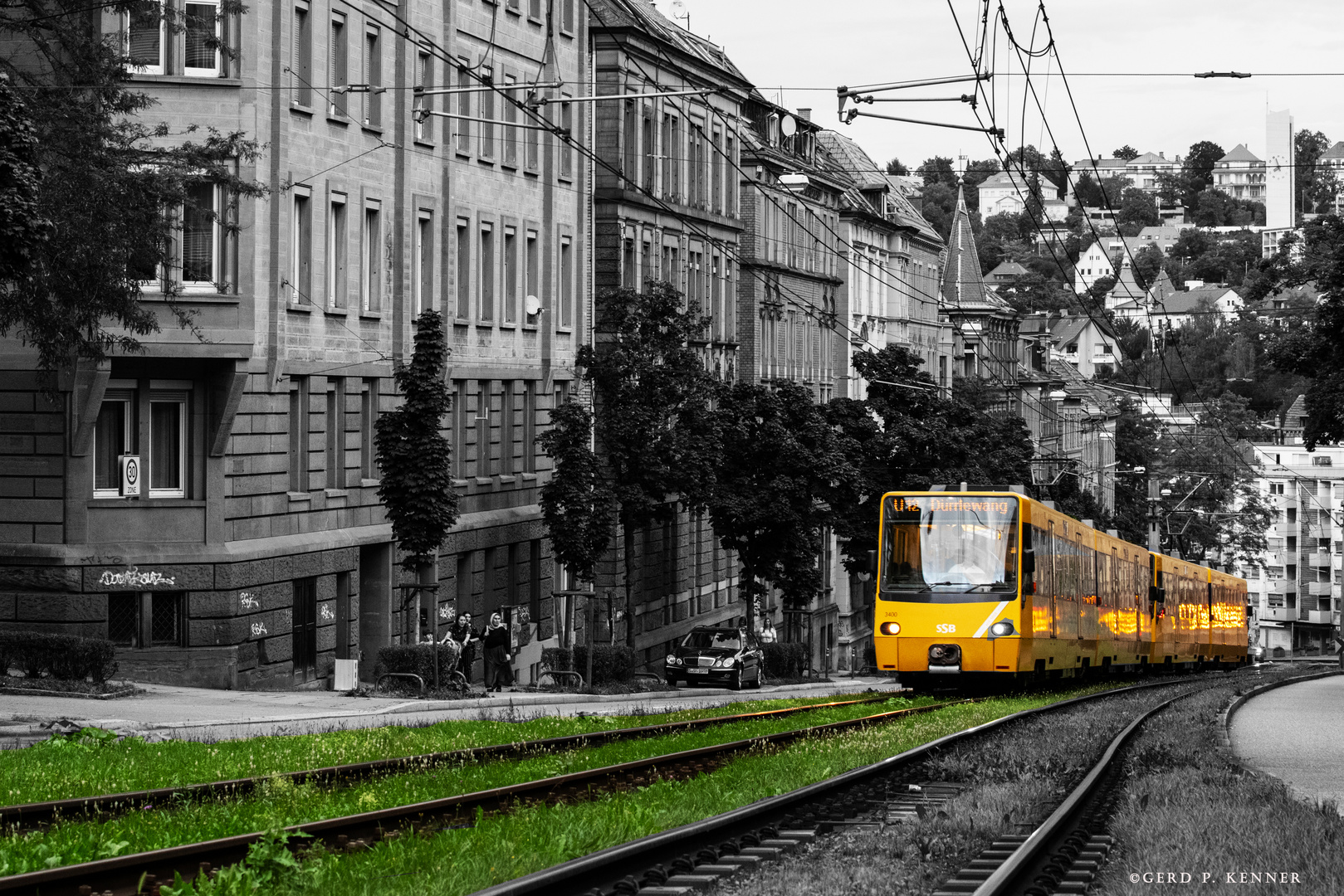 Stuttgarter Stadtbahn auf der Fahrt ins Grüne