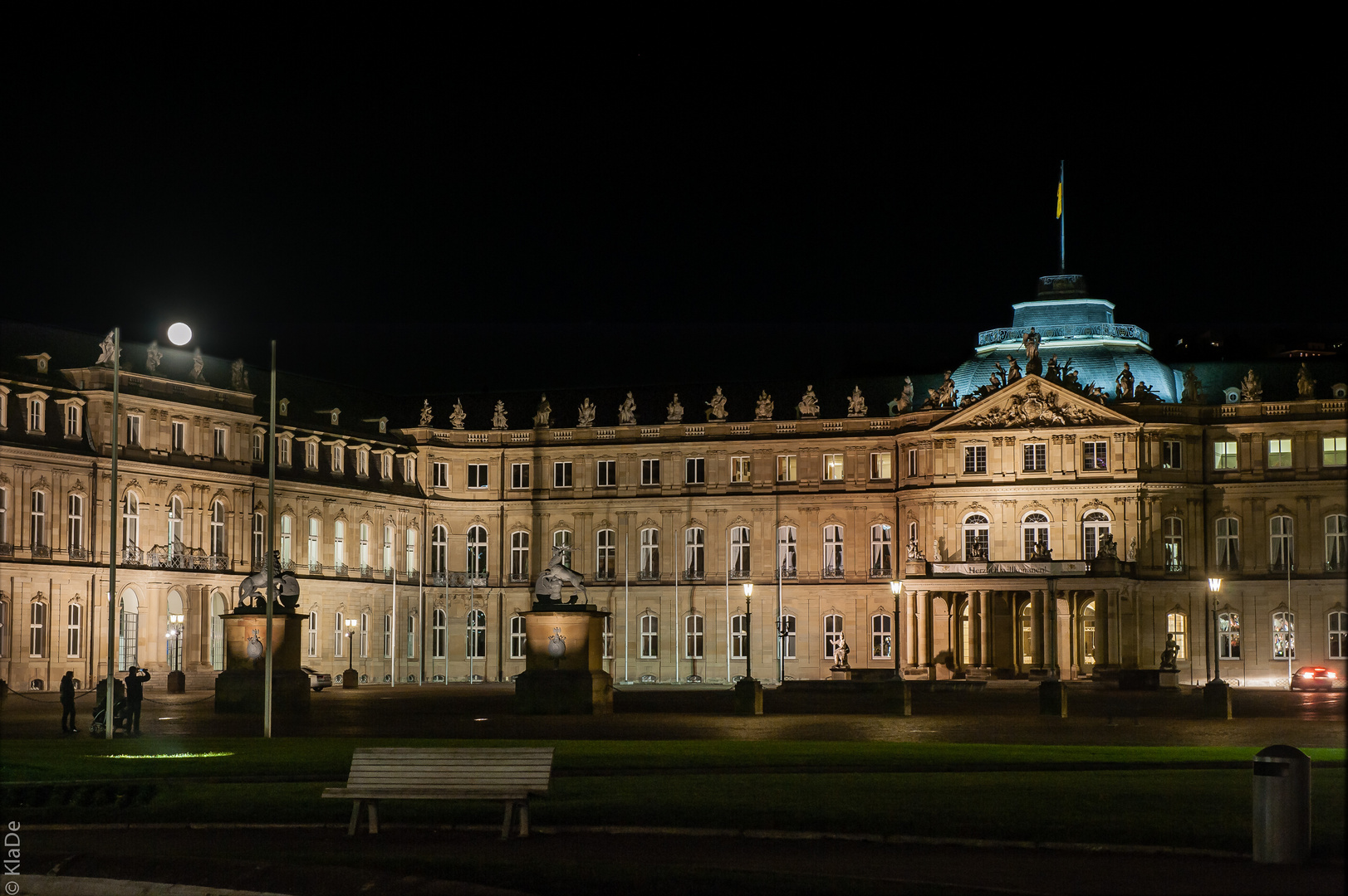 Stuttgart@Night - Neues Schloss bei Mondschein