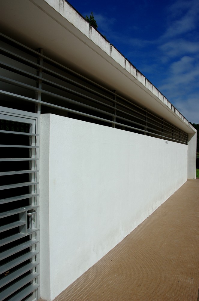 Stylische Toilettenanlage auf Sao Miguel (Azoren)