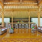 Stylischer Club am Strand auf Bali, Nusa Dua