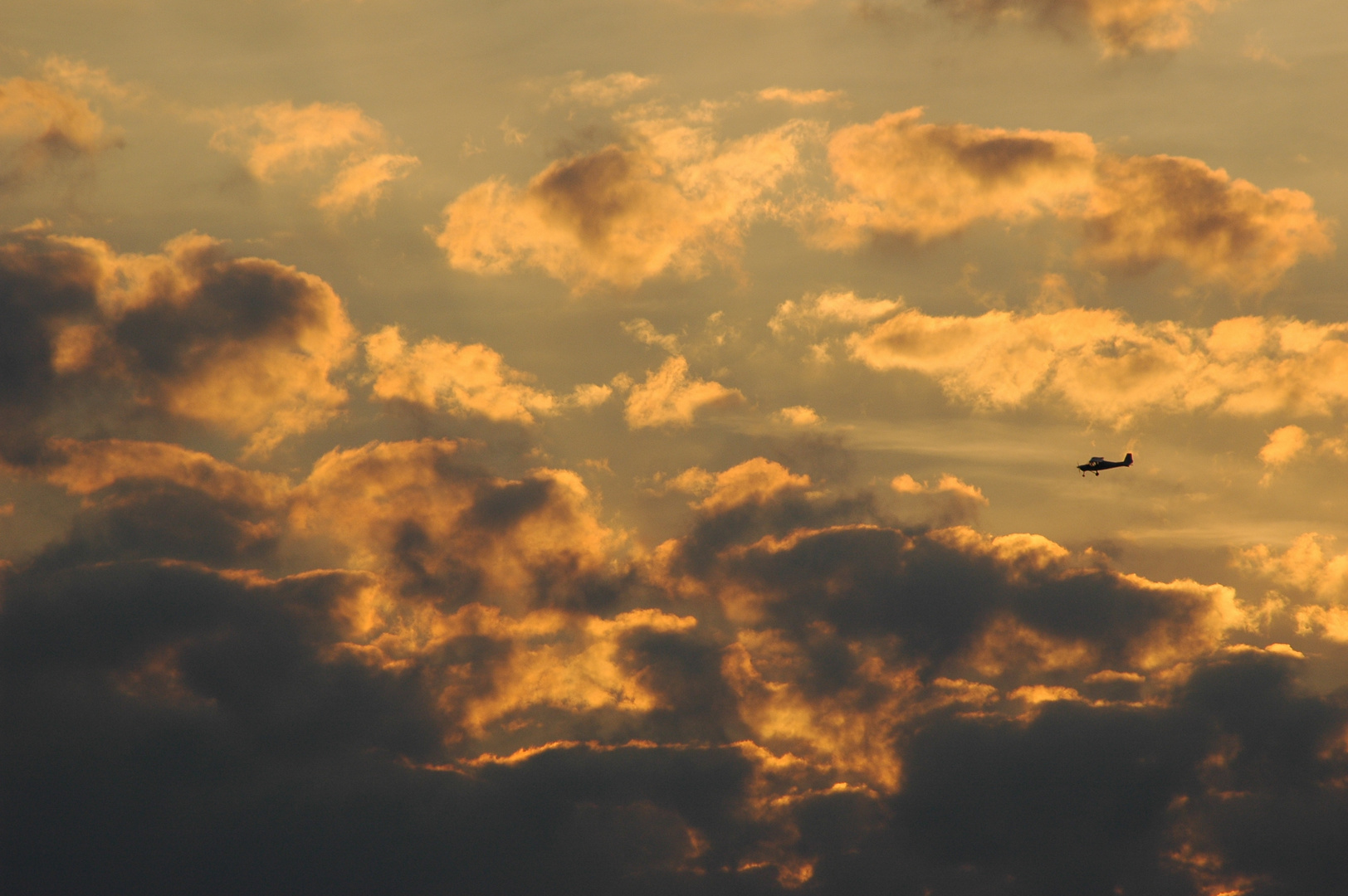 SU über dem Flugplatz von Dingolfing