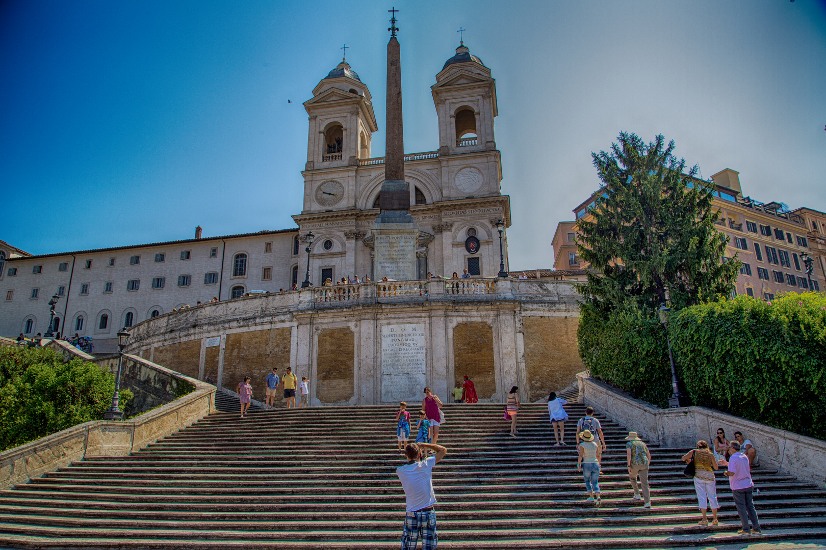 Su, verso Trinità dei Monti