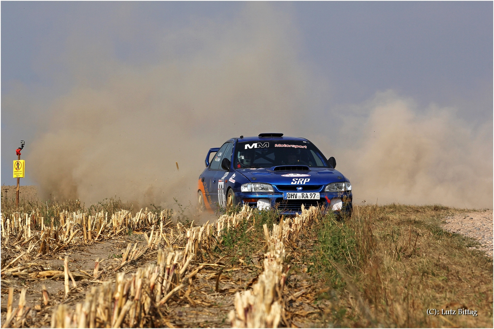 Subaru auf dem Acker