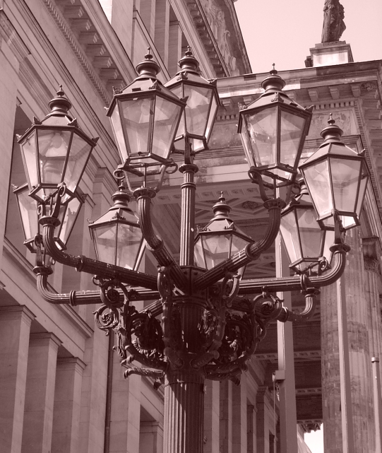 Subtle, ancient lantern (Berlin-Sepia-Projekt - Pic. 048)