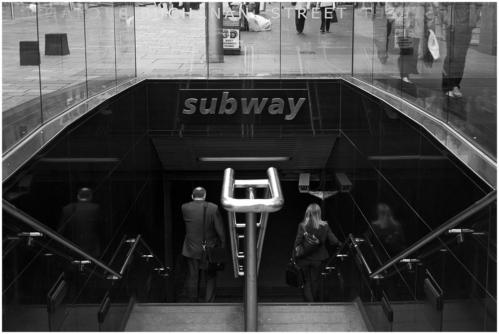 < subway >