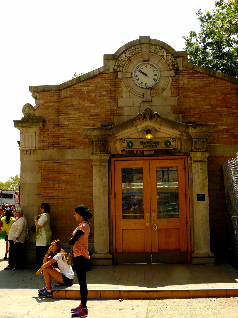 Subway Station Bowling Green