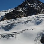 Suchbild: finde die zwei wagemutigen Skifahrer