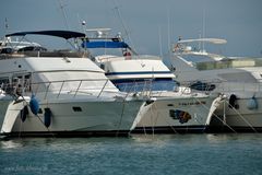 Suchbild: wo liegt hier die Gemeinheit im Hafen von Port Alcudia ?