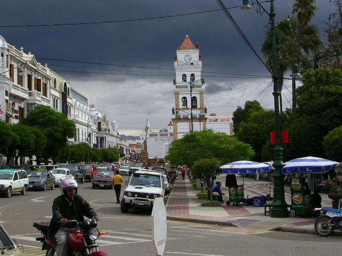 Sucre - La Plaza con la Catedral