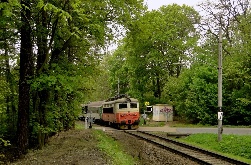 Sudety und ++++ / 25 - Am Bahnübergang