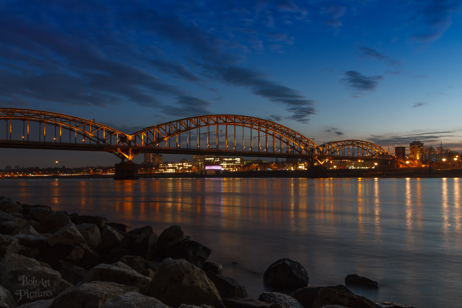 Südbrücke an den Pollerwiesen Köln