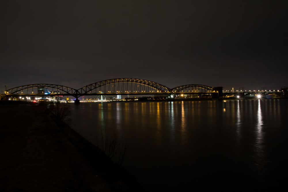 Südbrücke bei Nacht